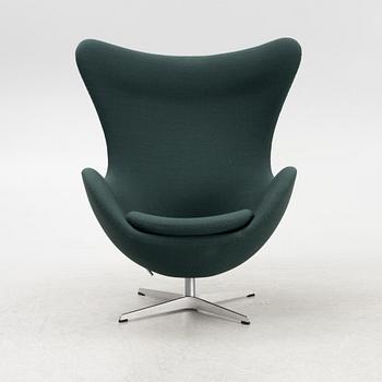 Arne Jacobsen, armchair, "Ägget", Fritz Hansen, 2021.