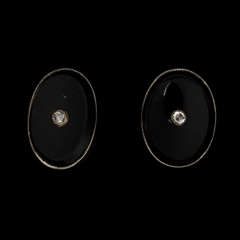MANSCHETTKNAPPAR, onyx, rosenslipade diamanter, 18K guld. Suomen Kultasepät, Åbo 1923.
