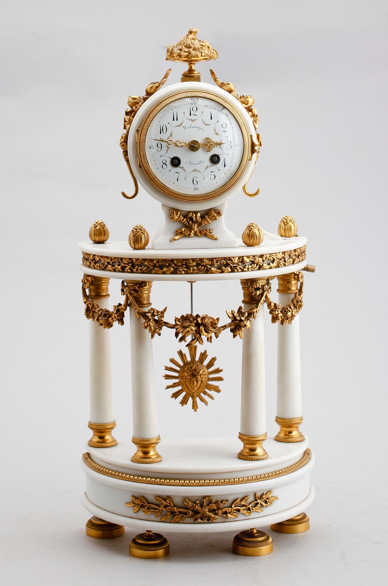 BORDSPENDYL, gustaviansk stil, 1900-talets första hälft.