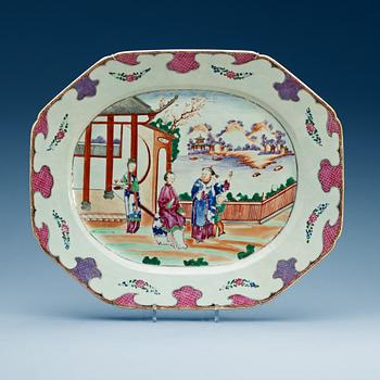 1582. A famille rose serving dish, Qing dynasty, Qianlong (1736-95).