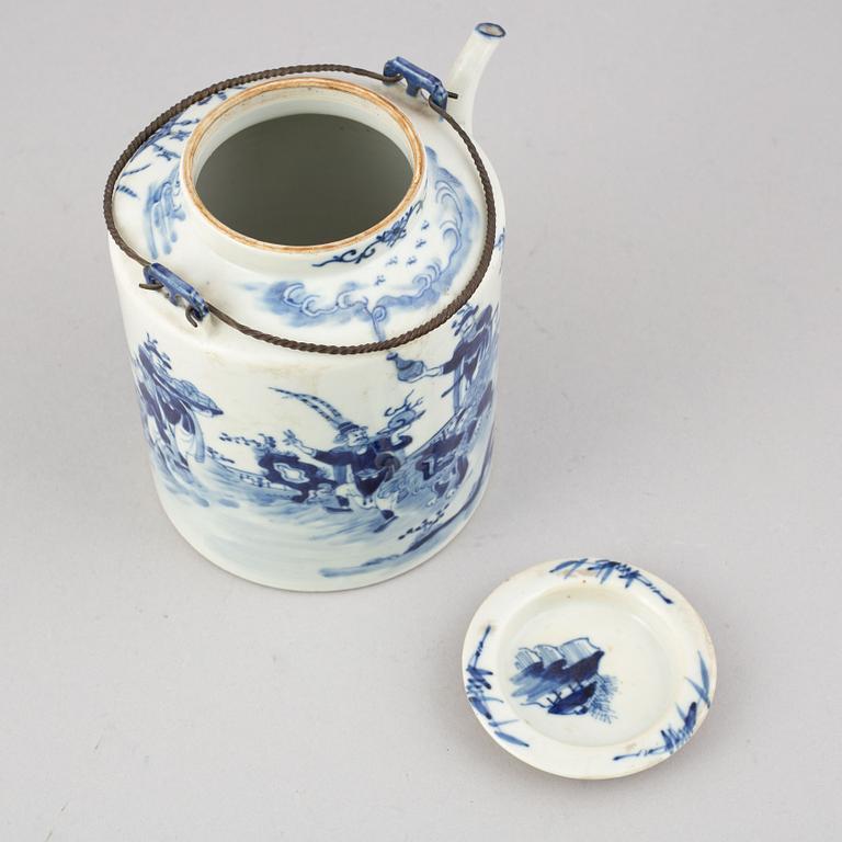 Tekanna, porslin, Kina, Qingdynasti, 1800-talet.