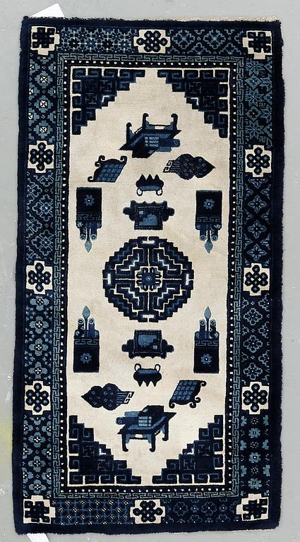 MATTA, semiantik Baotou. Ca 144x74 cm.