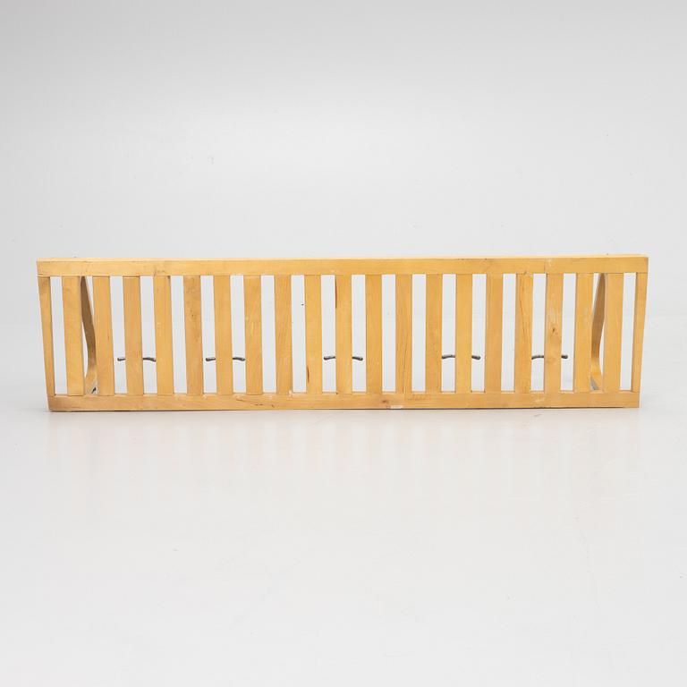 Alvar Aalto, hatthylla/klädhängare, 1900-talets mitt.