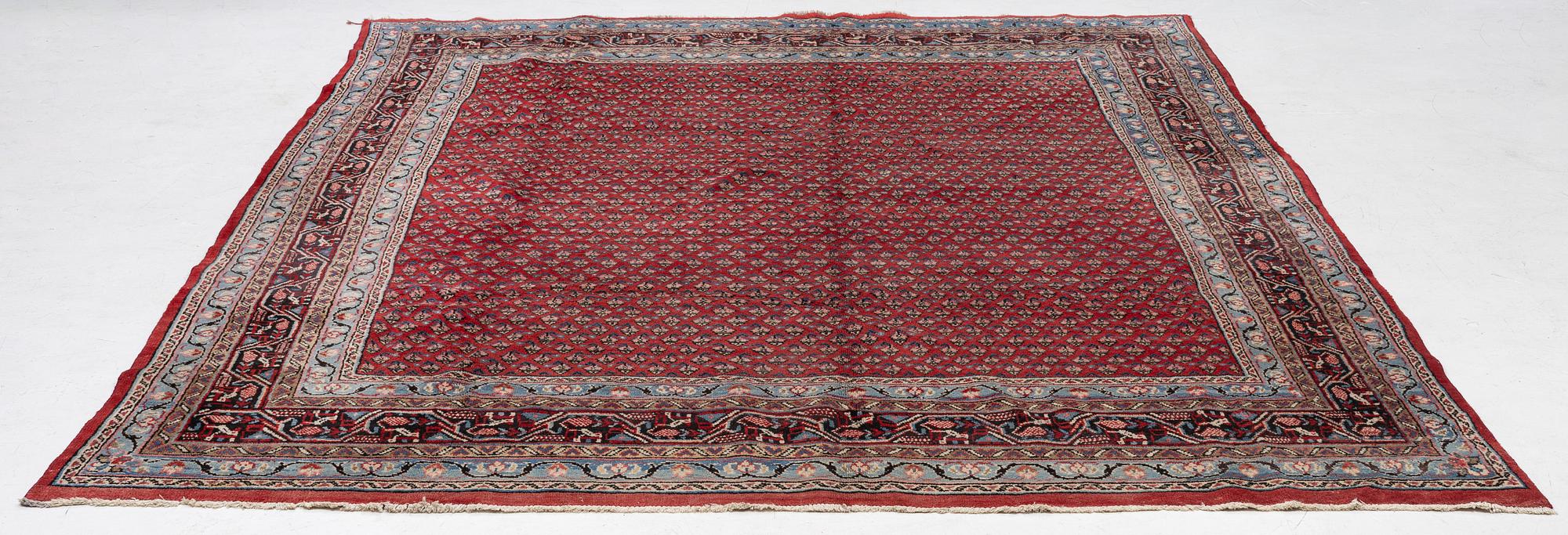 Carpet, Sarouk Mir, approx. 361 x 269 cm.