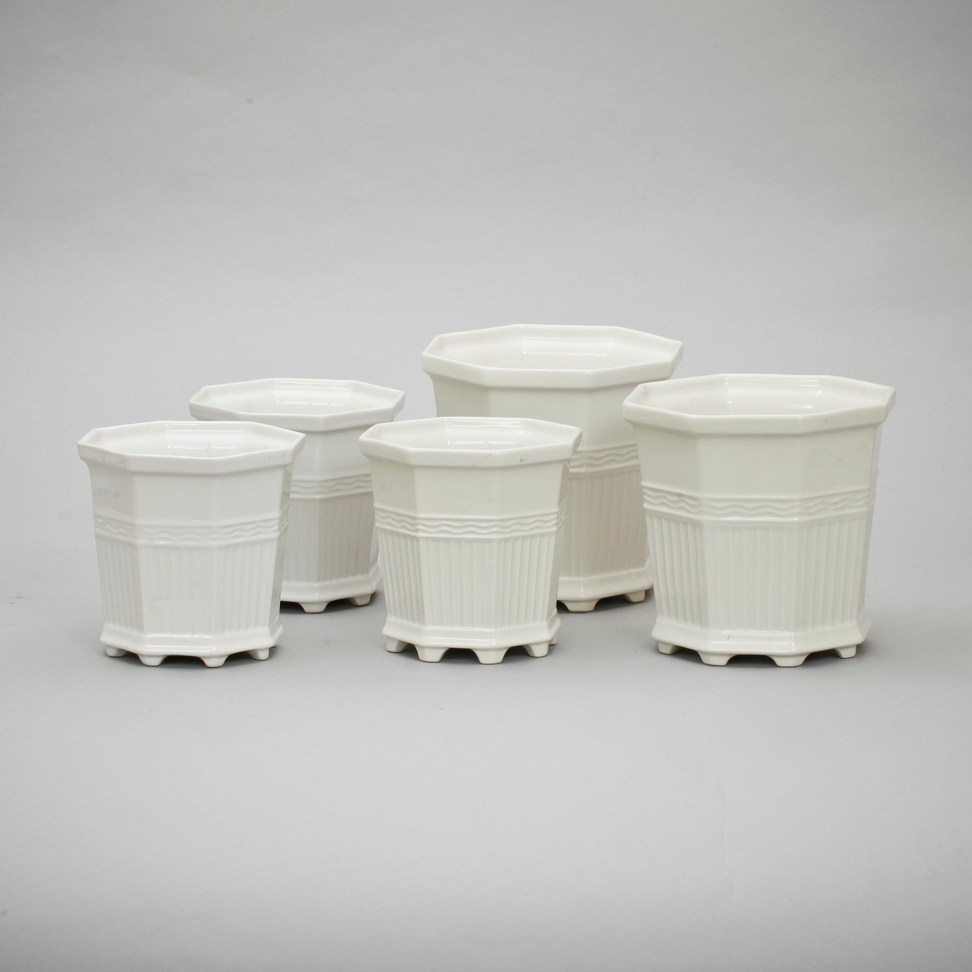 YTTERFODER, 3+2 st, porslin. Prins Eugens Waldemarsudde, Gustafsberg 1915.