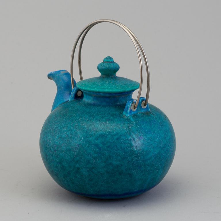 a 1980's stoneware teapot, by Gösta Grähs, Rörstrand.