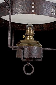 FOTOGENLAMPA, smidesjärn, nationalromantisk stil, omkring sekelskiftet år 1900.