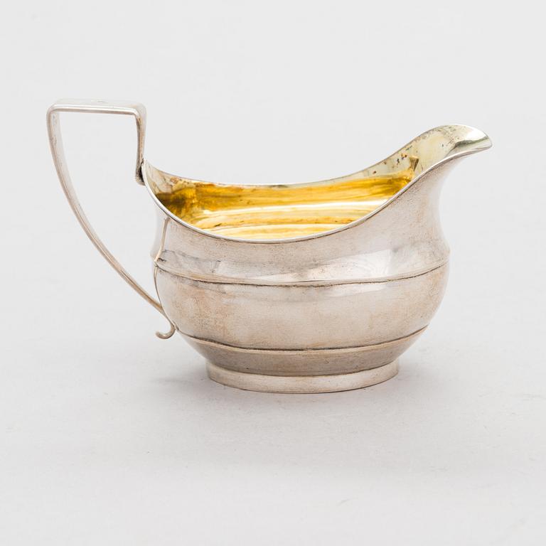 Fat och gräddsnäcka, silver, G. Holmberg, Åbo 1837 och I. Thiel, Kuopio 1841.