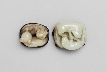 Two nephrite animal figurines, Qing dynasty.