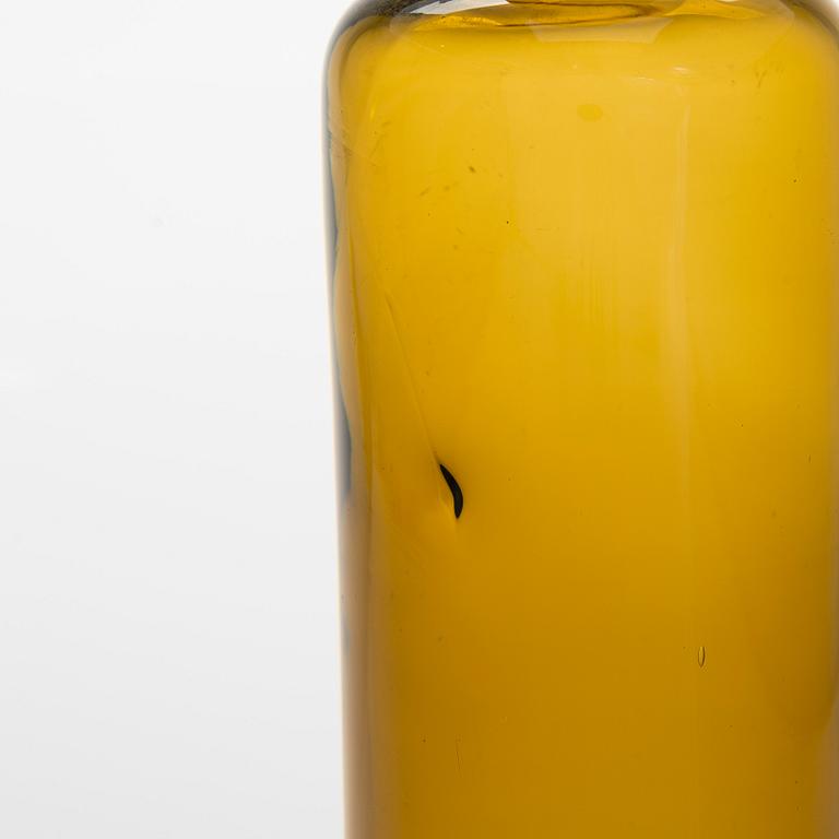 Nanny Still, a glass bottle signed Riihimäen Lasi O.Y Nanny Still.