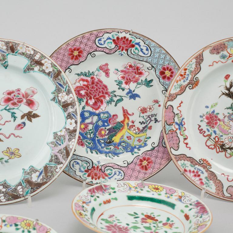 9 CHINESE PORCELAIN PLATES, Chien Lung (1736-1795).