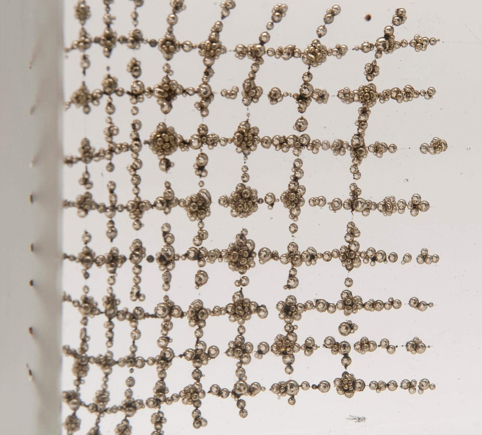 LJUSSTAKE OCH ASK MED LOCK, glas, signerade Markku Salo Nuutajärvi, 1900-talets senare hälft.