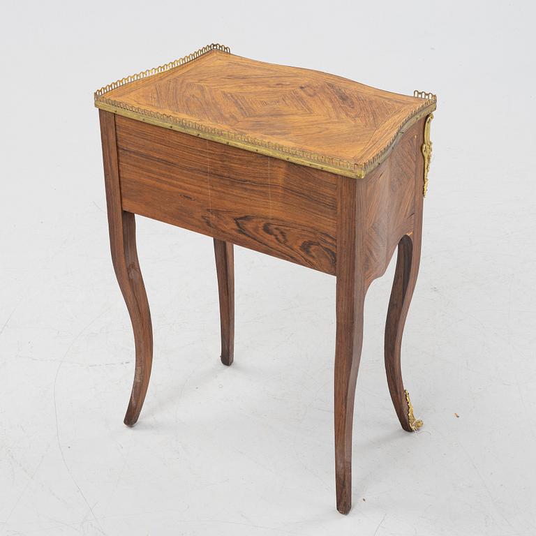 Byrå, Louis XV-stil, 1900-tal.