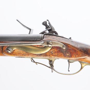 Flintlåsgevär, svenskt, dragongevär m/1778, med bajonett.