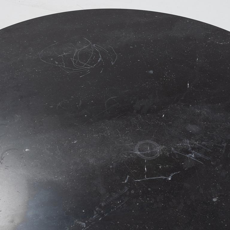 Komplot Design, matbord, "Gubi 2.0", Gubi, Danmark.