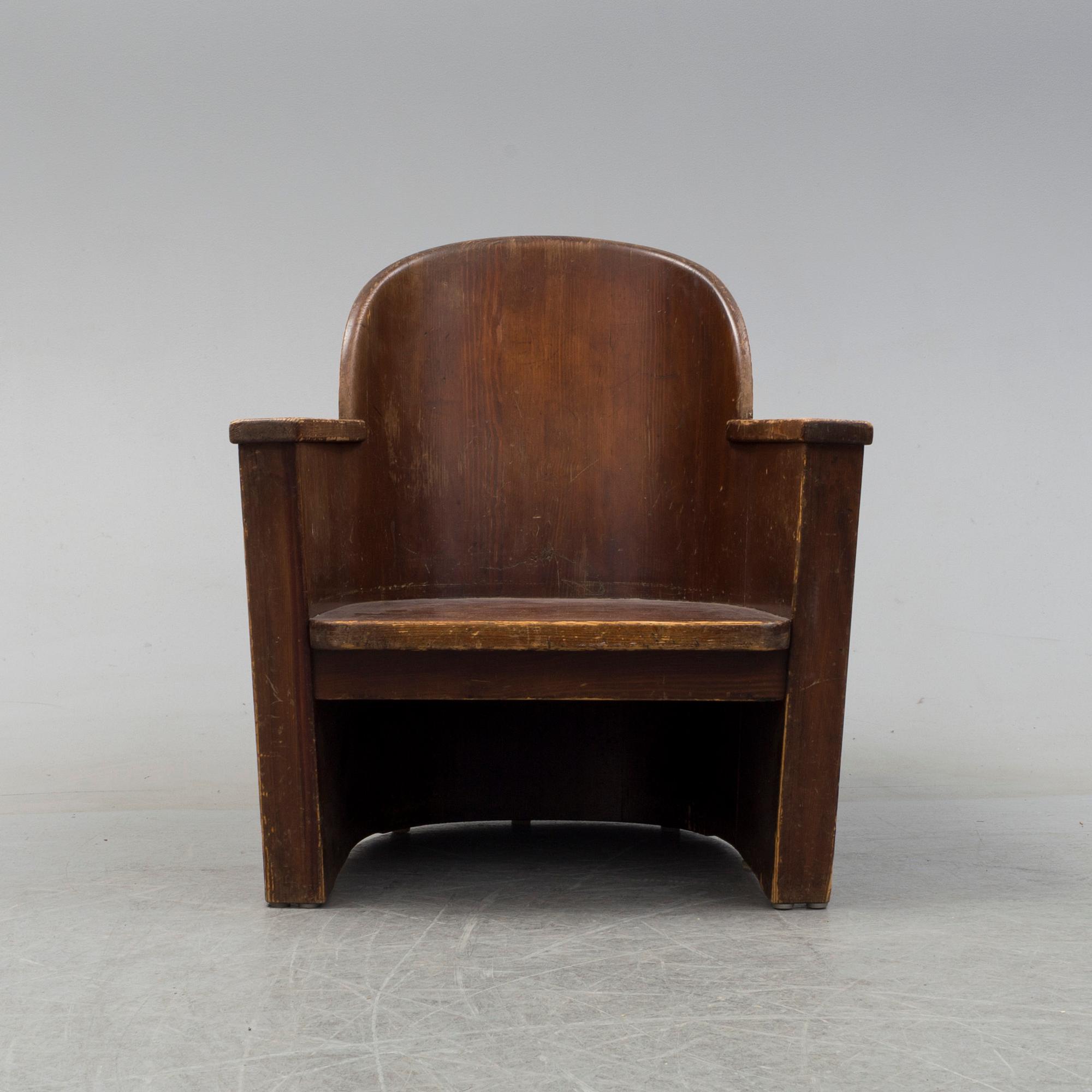 A 1930/40's easy chair.