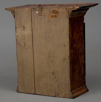 VÄGGSKÅP, allmoge, 1800-luku.