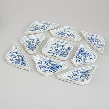 A blue and white cabaret in a lacquer box, Qing dynasty, 19th Century.