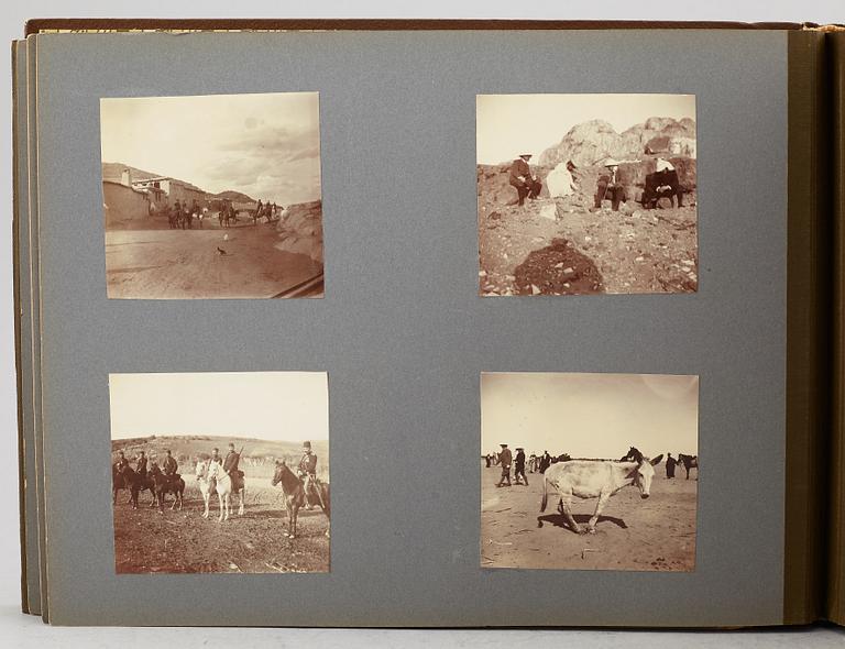 FOTOALBUM,   MEDELHAVSKRYSSNING 1905-06 MED KORVETTEN FREJA.