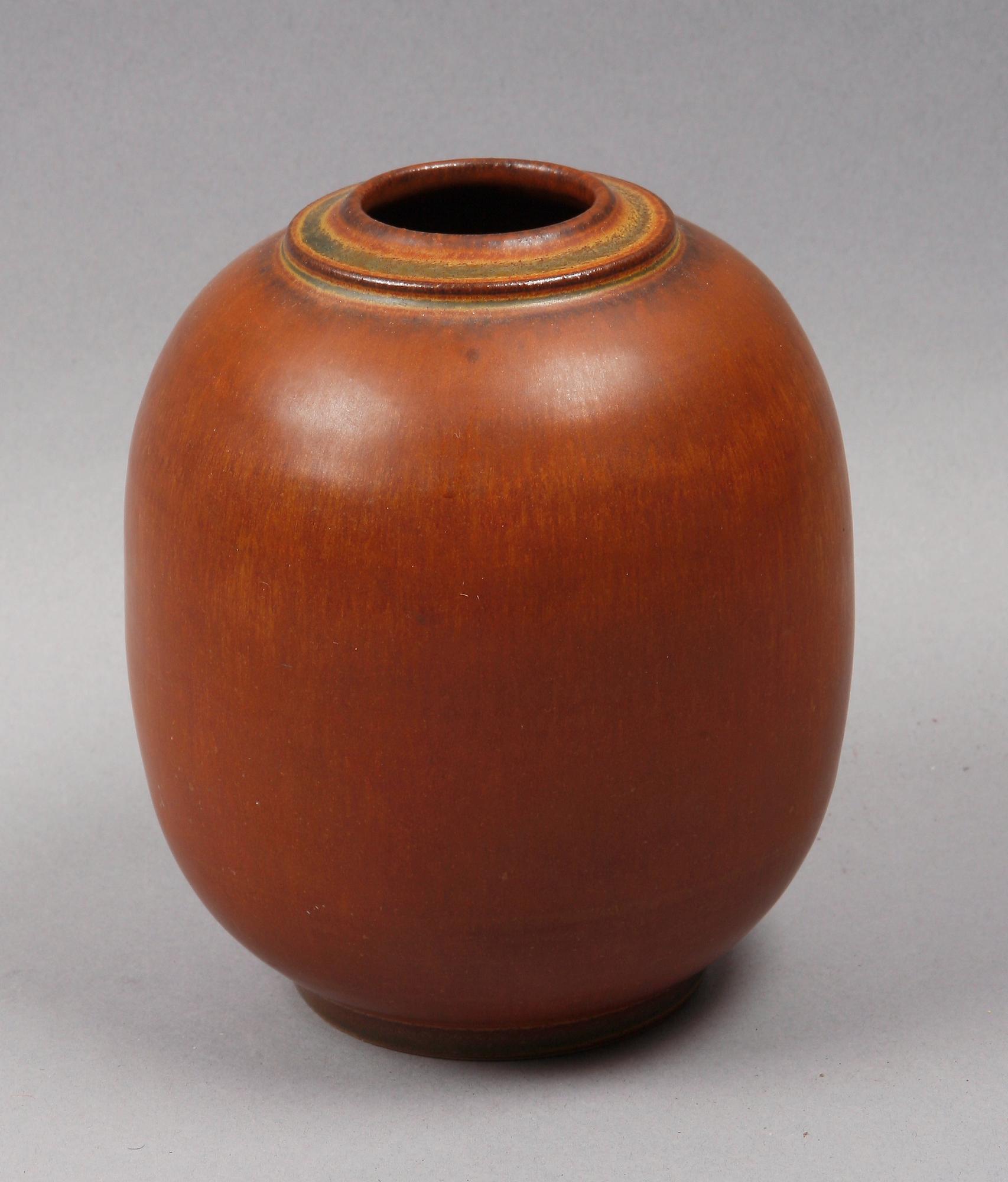 VAS, stengods, Inger och Erik Triller, Tobo. Sign.