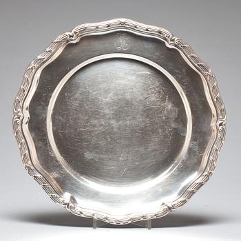 TALLRIK, silver. Rokokostil, C.G Hallberg 1938. Vikt c:a 260 g.