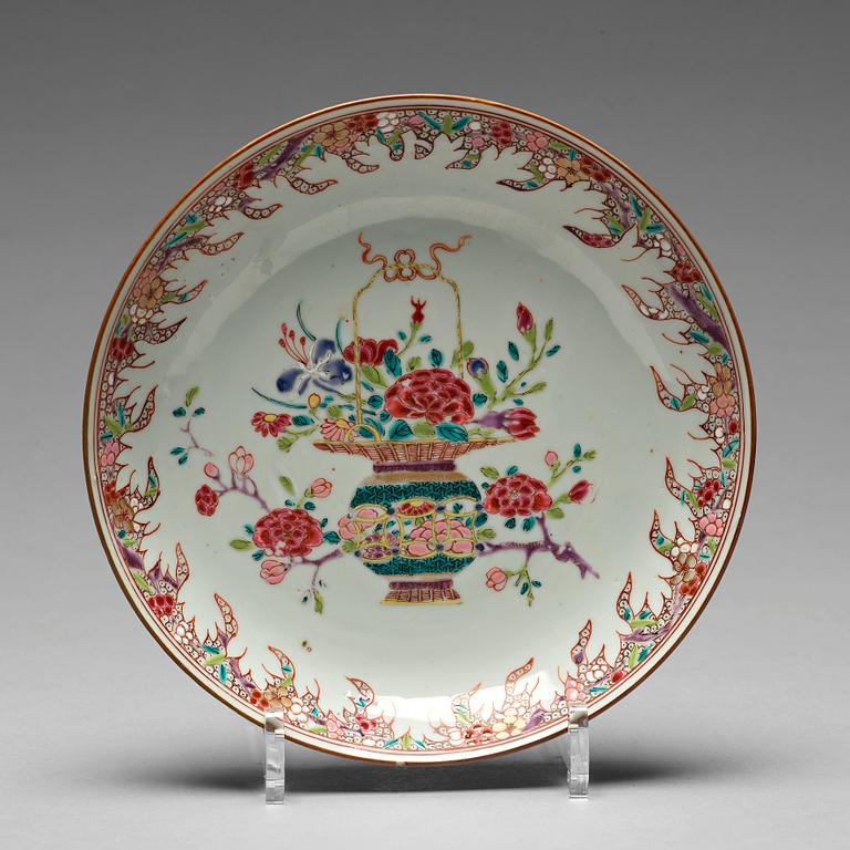 A famille rose dish, Qing dynasty, Qianlong (1736-95).