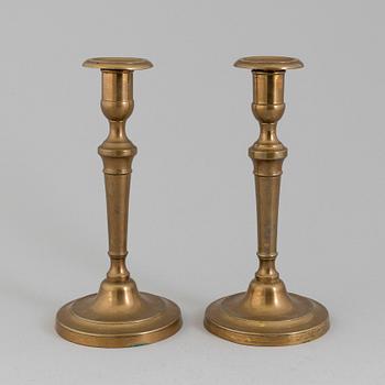 LJUSSTAKAR, ett par, brons, 1800-tal.