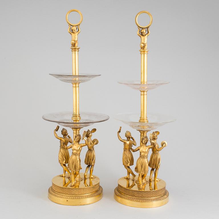 ETAGERER, ett par, empirestil, 1800-talets slut.