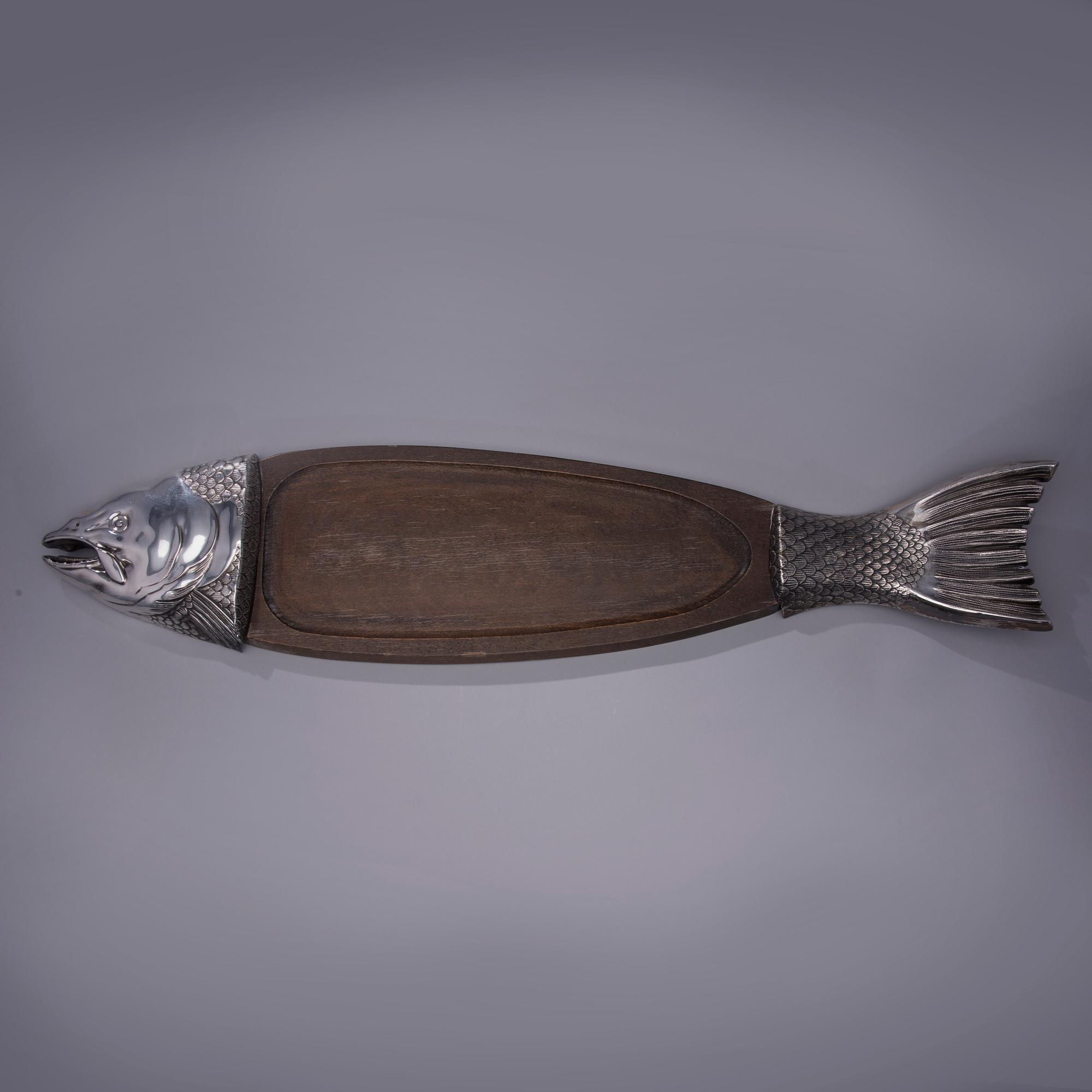 FISKFAT / SKÄRBRÄDE, trä samt vitmetall, 1900-talets slut.