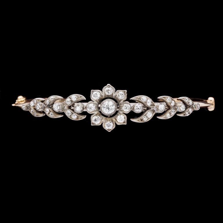 BANGLE, antique cut diamonds, tot. app. 0.90 cts.