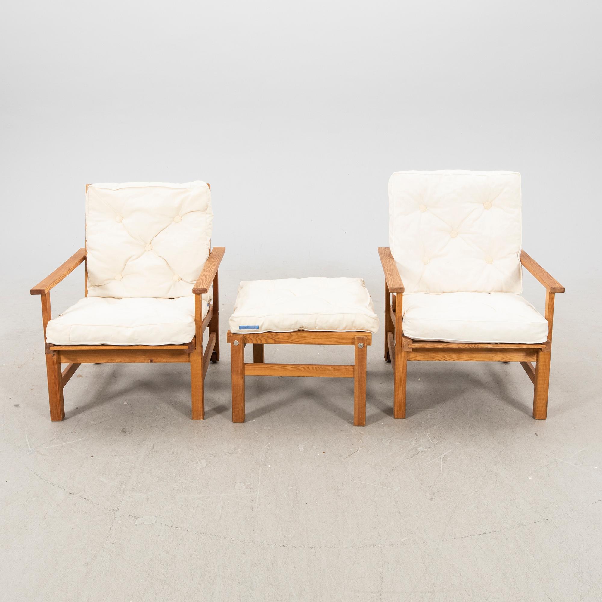 Elsa Stackelberg, 2 fåtöljer + pall / bord, Fri Form, 1900-talets senare del.