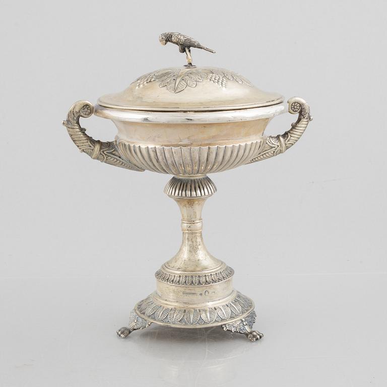 A Swedish silver sugar bowl with cover, marks of Magnus Fryberg, Jönköping 1830.