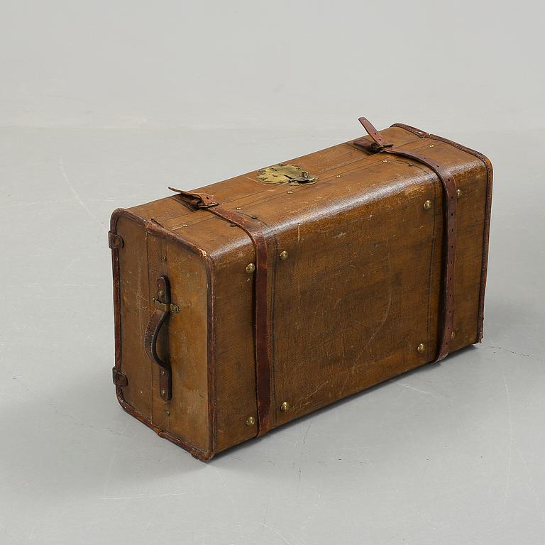 KOFFERT, 1900-talets början.