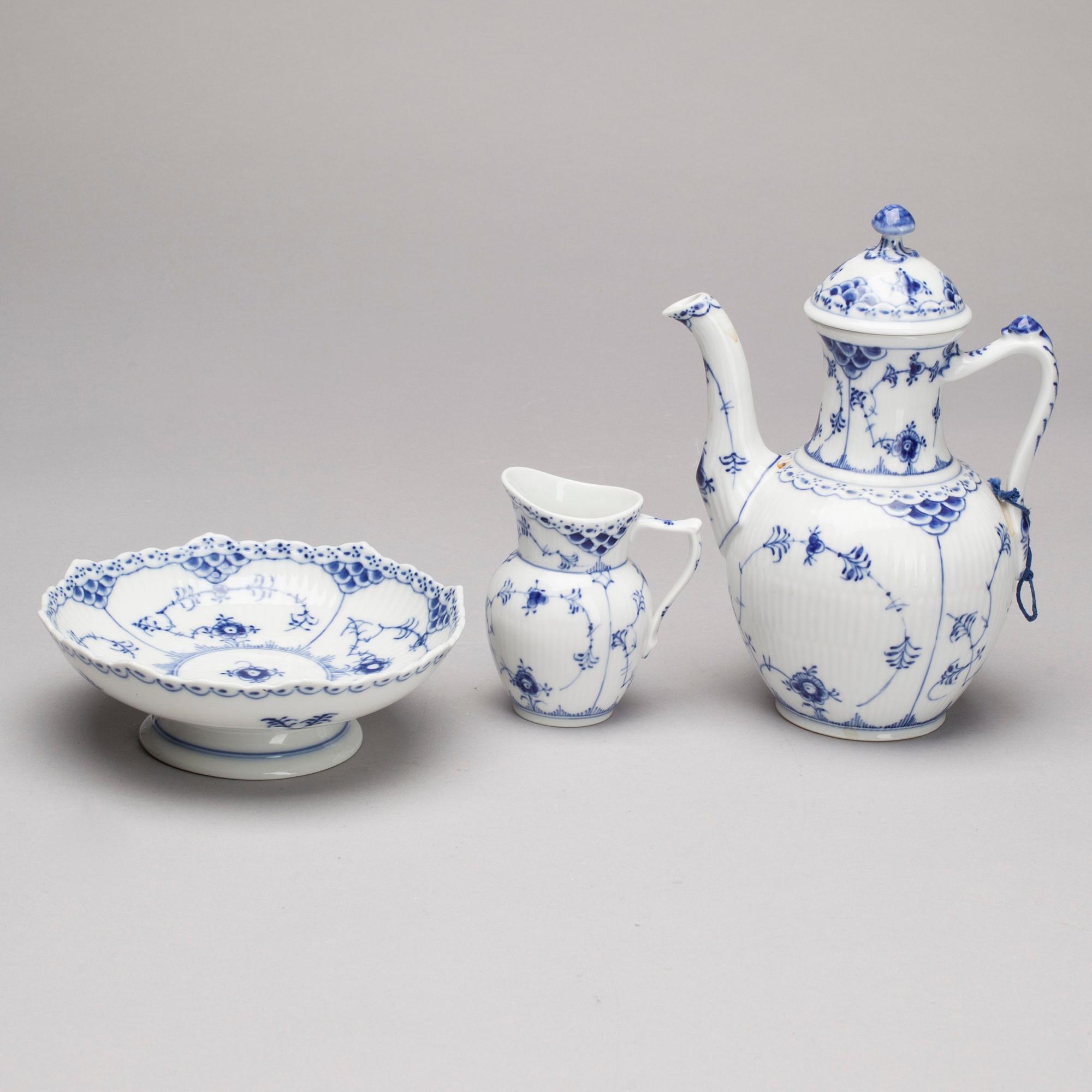 SERVISDELAR, 45 delar, porslin, "Musselmalet", Royal Copenhagen, 1950- /60-tal.