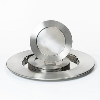 Timo Sarpaneva, A set of 12 plates and a platter, OPA, Finland late 20th century.