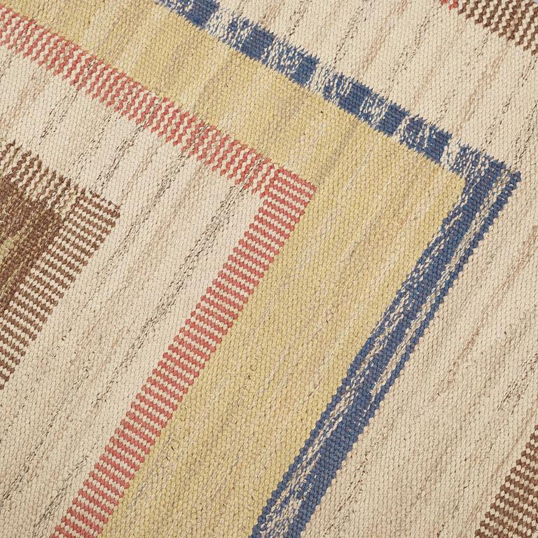 CARPET. "Ljusa bårdmattan". Flate weave. 220,5 x 126 cm. Signed MMF.