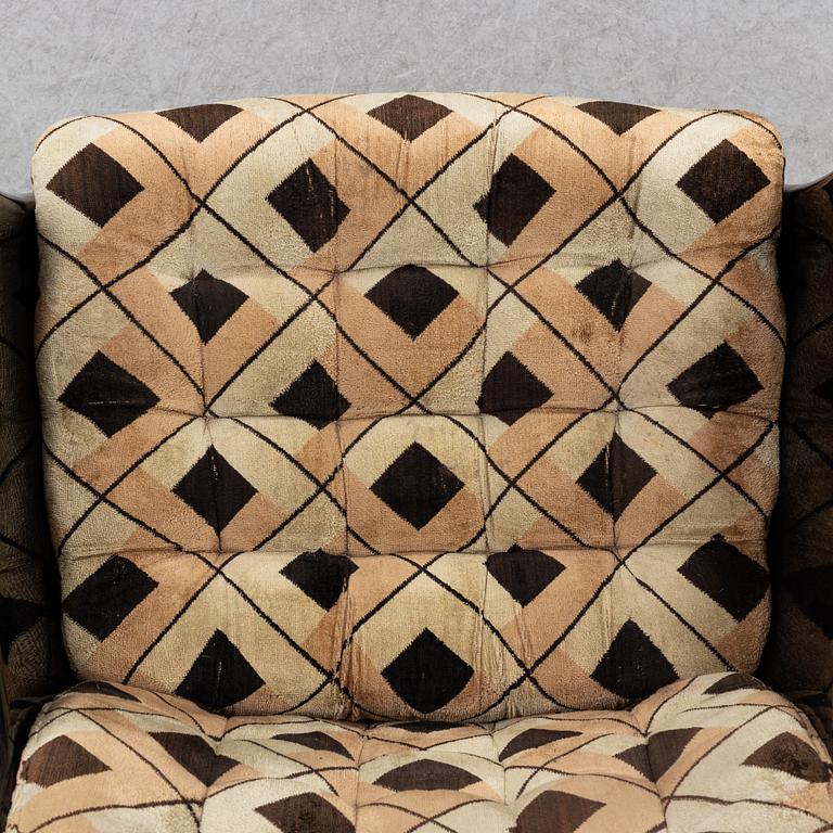 Alf Svensson & Yngvar Sandström, a pair of 'Form 8'/'Galaxy' easy chairs, Dux, 1970's.