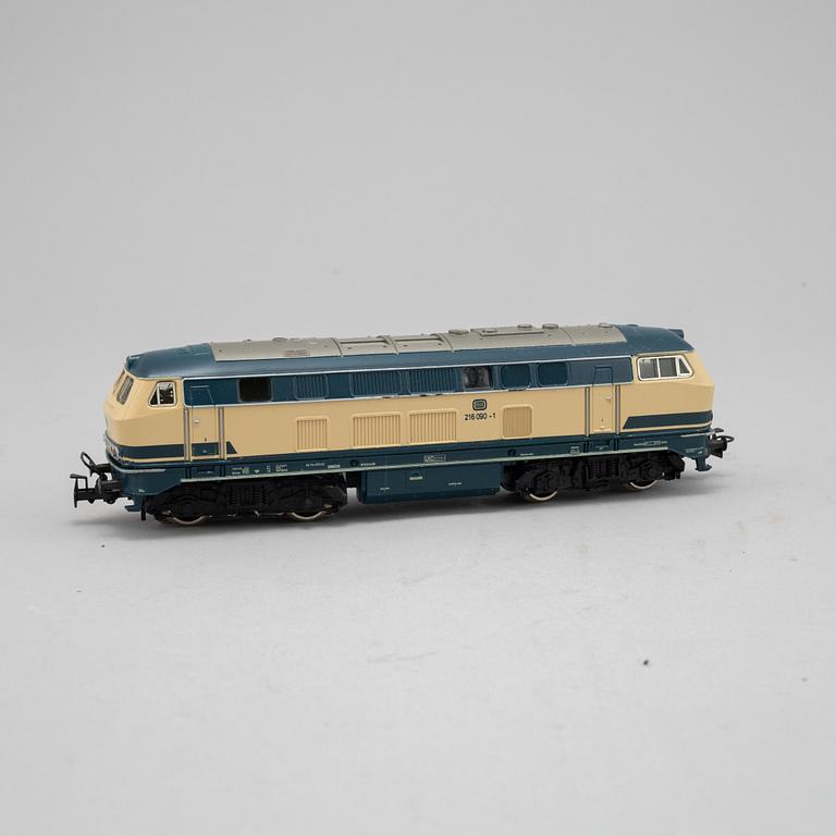 Märklin, electical engines and traincars, H0 in boxes.