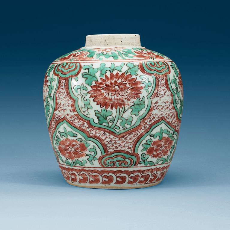 A Transitional wucai jar, 17th Century.