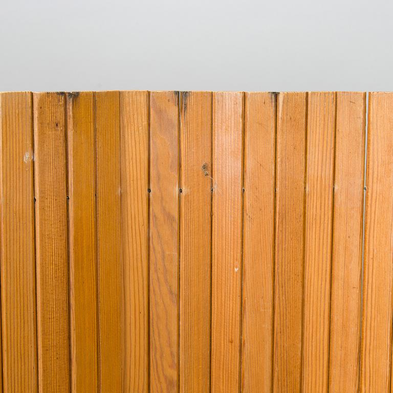 Alvar Aalto, a late 20th century '100' folding screen for O.Y. Huonekalu- ja Rakennustyötehdas A.B.