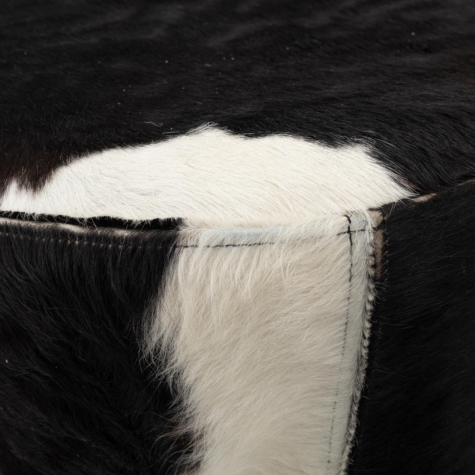 Niels Gammelgaard, Pallar, ett par, ur kollektionen Ikea "Stockholm" 2006.