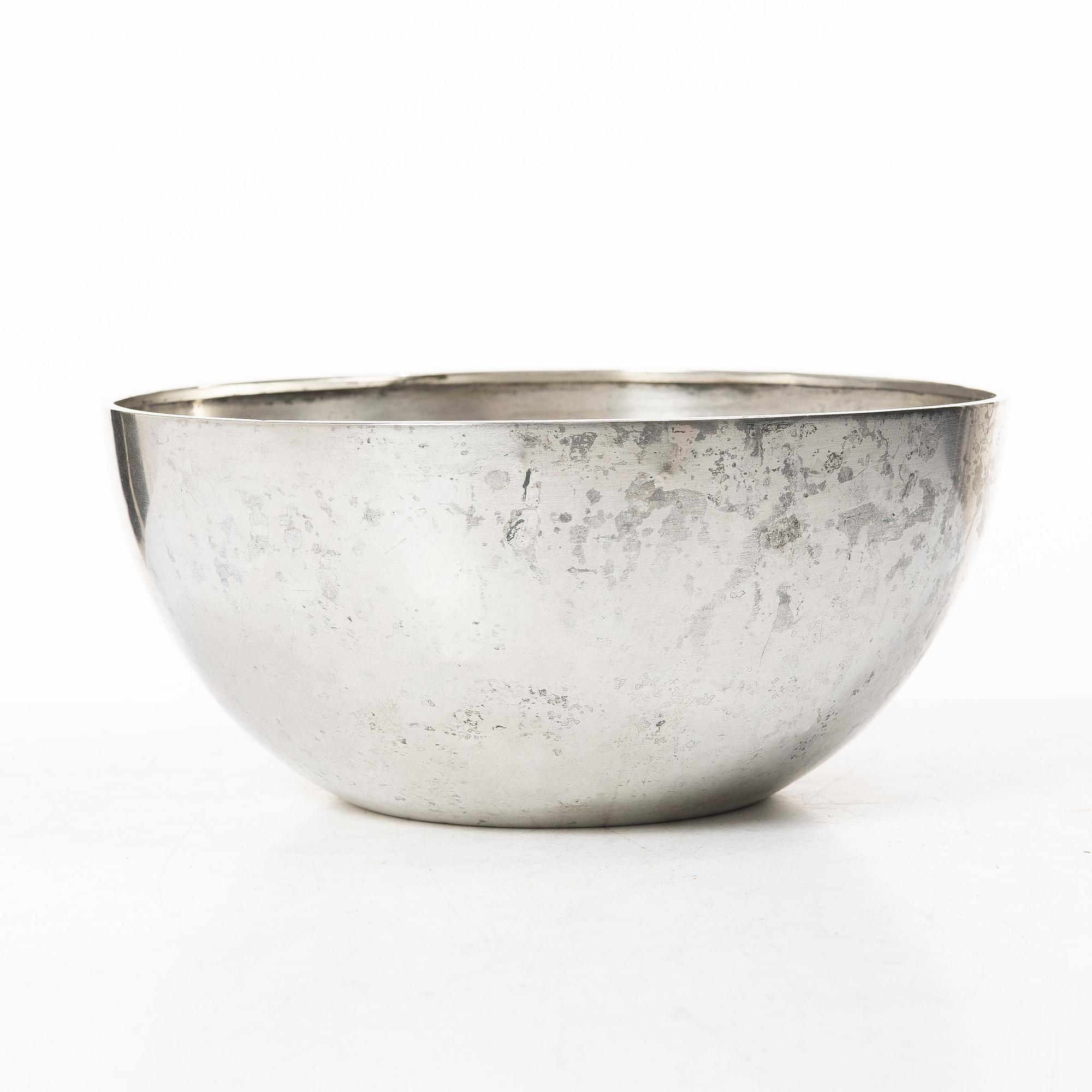 A silver bowl, K.andersson, Stockholm, 1918.