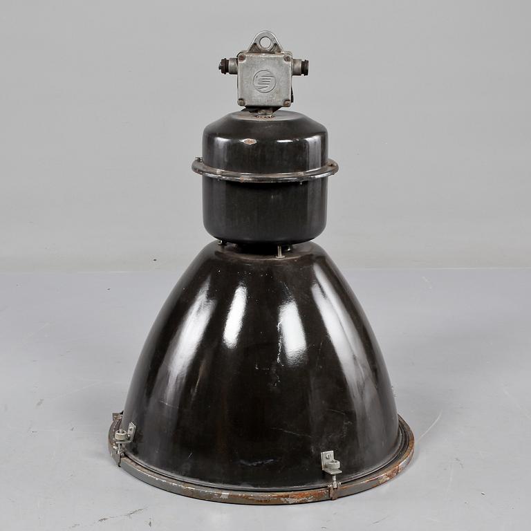INDUSTRILAMPA, 1900-talets fjärde kvartal.