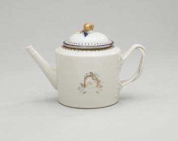 A tea pot and four cups and stand, Qing Dynasty, Jiaqing (1796-1820).