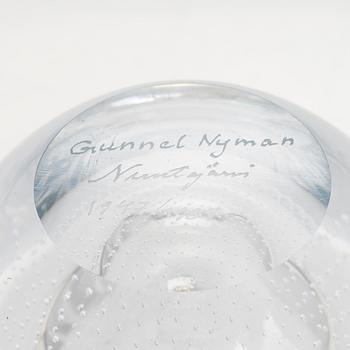 Gunnel Nyman, A glass vase, signed Gunnel Nyman Nuutajärvi 1947/1987.