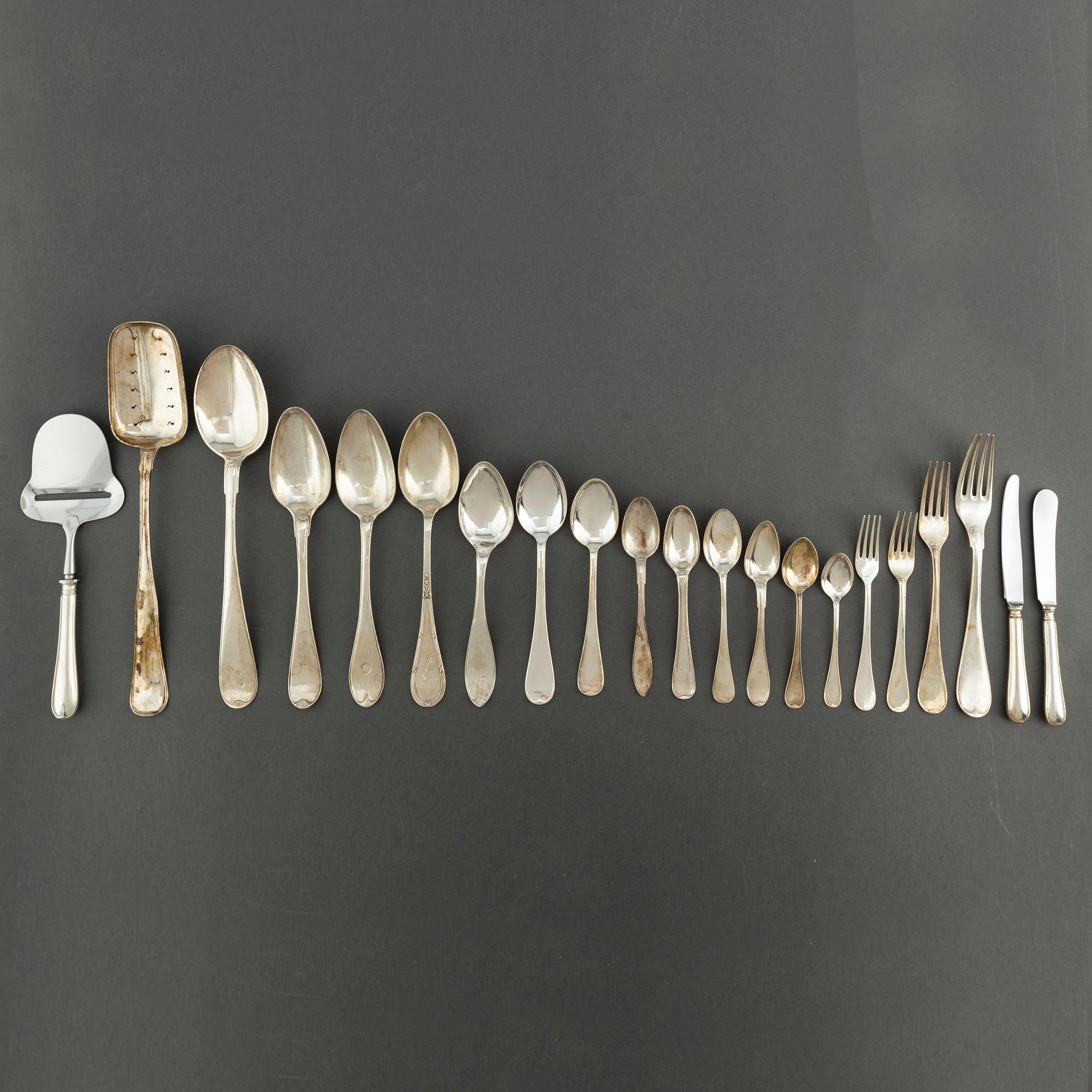 A silver cutlery, including 'Svensk Spets' and 'Svensk Rund', incl. GAB, CG Hallberg, 19/20th century (89 pc), 3171g.