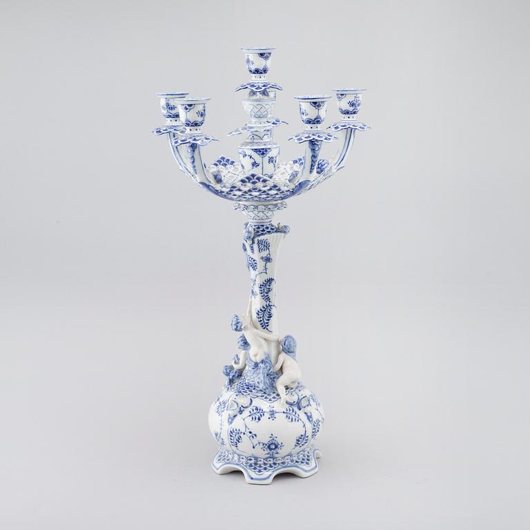 KANDELABER, porslin, "Musselmalet", Royal Copenhagen, 1974-78.