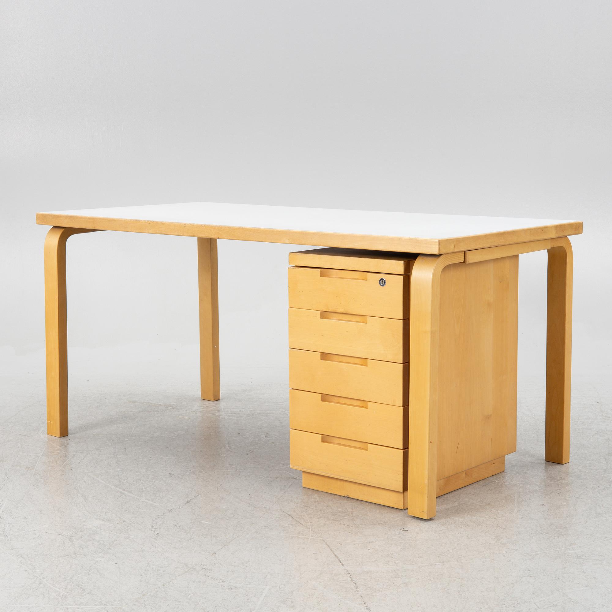 Alvar Aalto, a table model 81 B with drawer, Artek, Finland.
