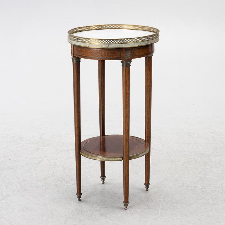 Sidobord,  Louis XVI-stil, omkring år 1900.