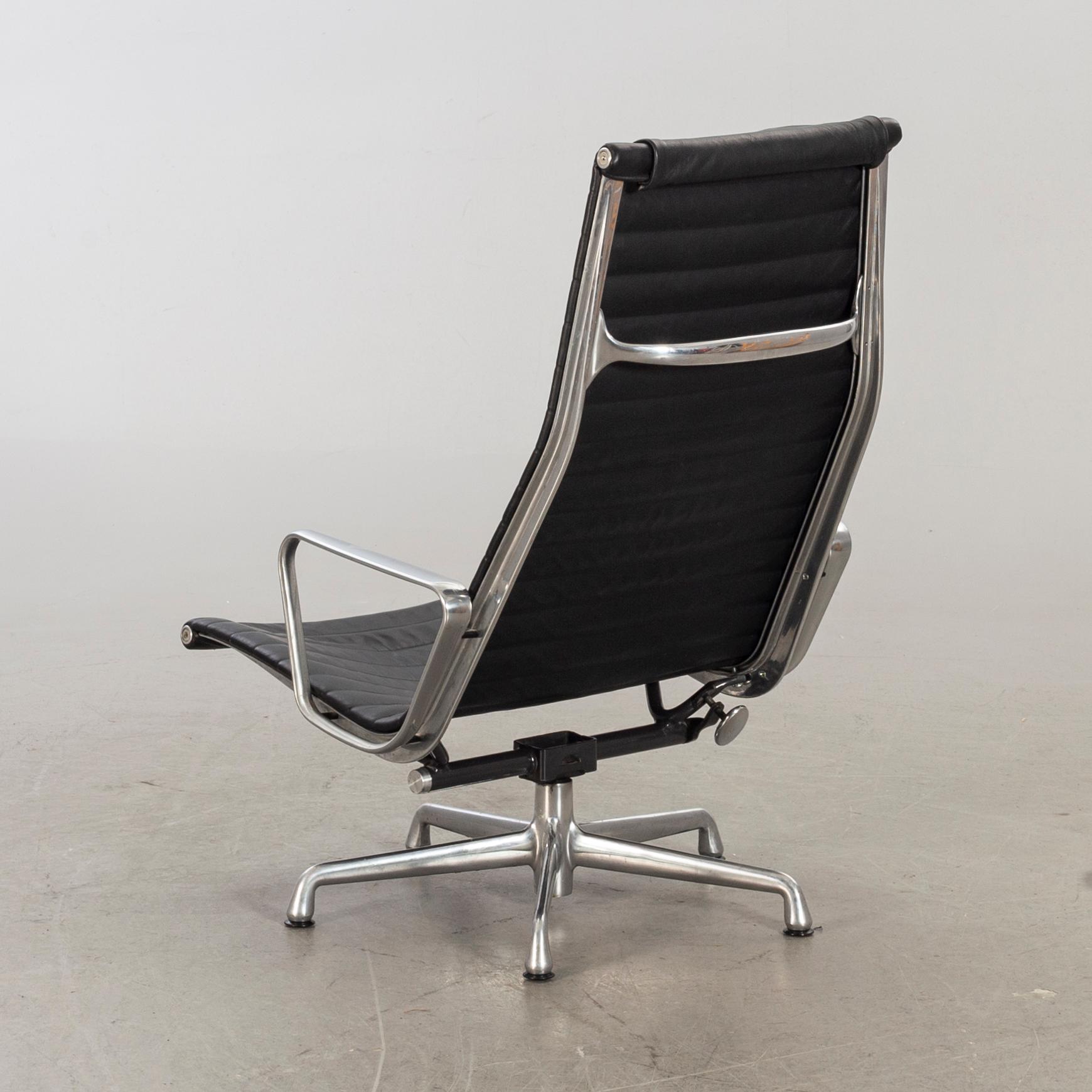 CHARLES AND RAY EAMES, An "EA-124, Aluminium Group", Herman Miller lounge chair. USA.